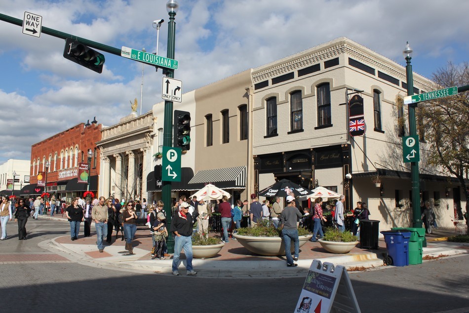 Courthouse square 9